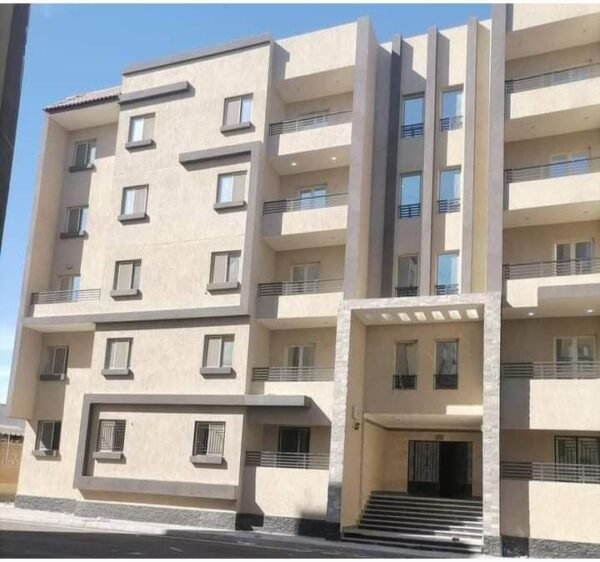 شقه بمجمع خدمات الدهار  دور ارضى عماره 10شقه2